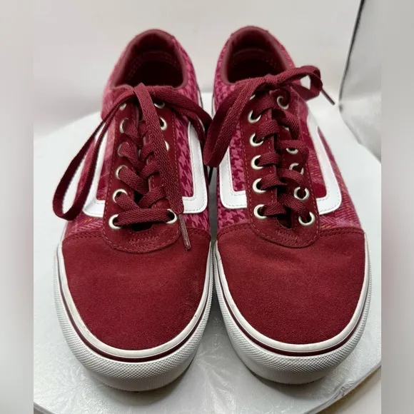 Vans Ward Platform Sneakers in Burgundy Plaid and Houndstooth Women’s Size 9