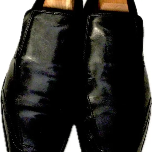 Veto Cuoio 8 hand made Italy.  Black.  Very nice shoe. 90% soles remaini…‌‌