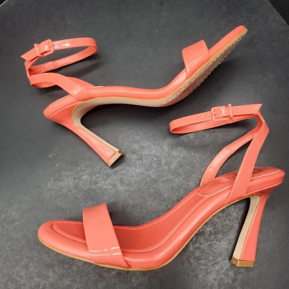 Vince Camuto sandals 10M red coral patent leather Penelopy heels strappy new$100