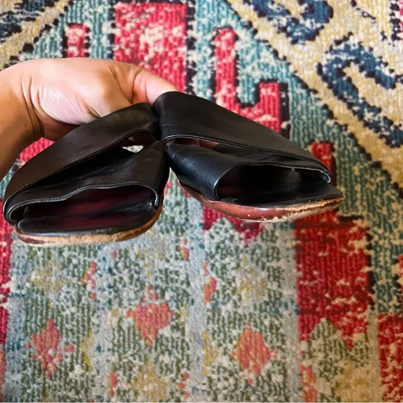 Vince Tamara Flat Leather Slide Sandals in black size 9M