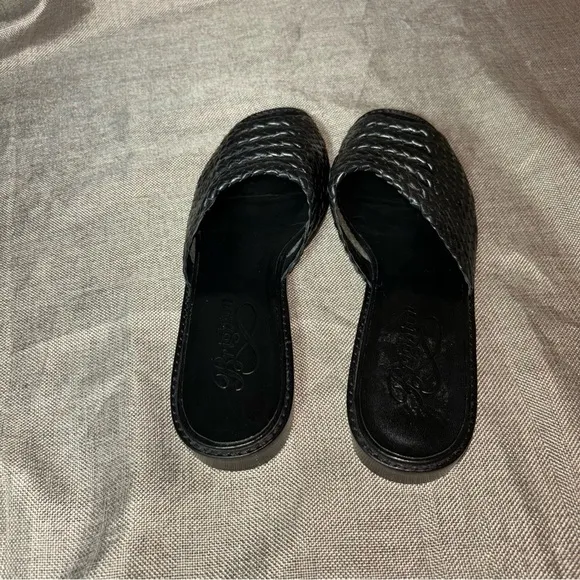 Vintage Brighton Octavia Woven Black Flat Sandals Size 8.5M
