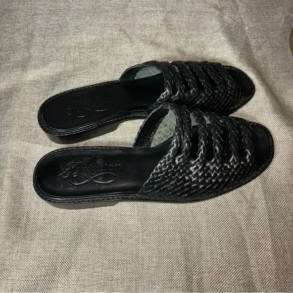 Vintage Brighton Octavia Woven Black Flat Sandals Size 8.5M