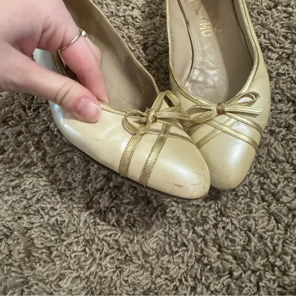 Vintage Salvatore Ferragamo Cream &amp; Gold Ballet Flats
