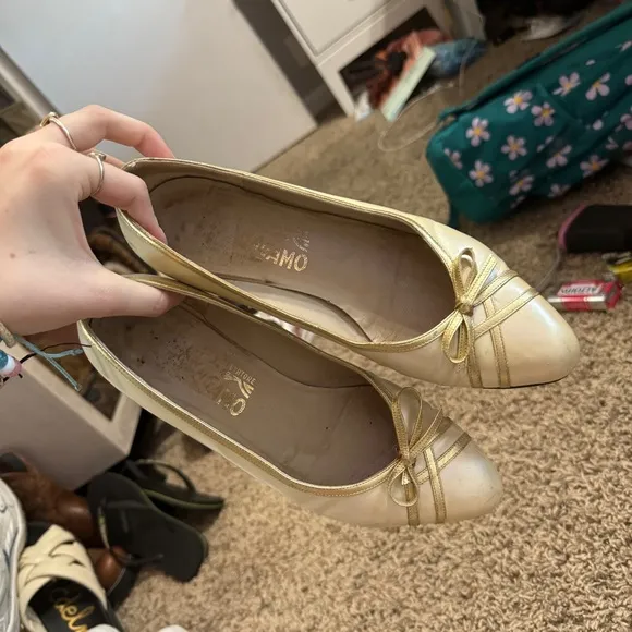 Vintage Salvatore Ferragamo Cream &amp; Gold Ballet Flats