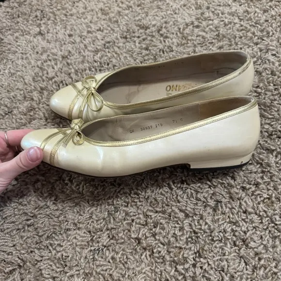 Vintage Salvatore Ferragamo Cream &amp; Gold Ballet Flats