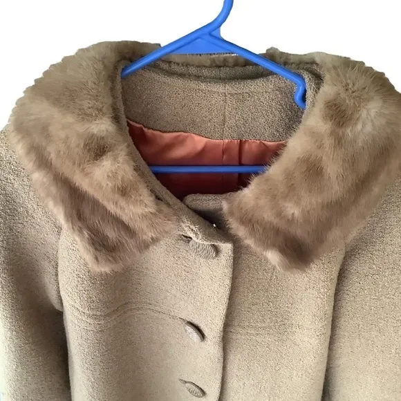 Vintage Women’s Brown Tan Beige Fur Collar Pea Coat