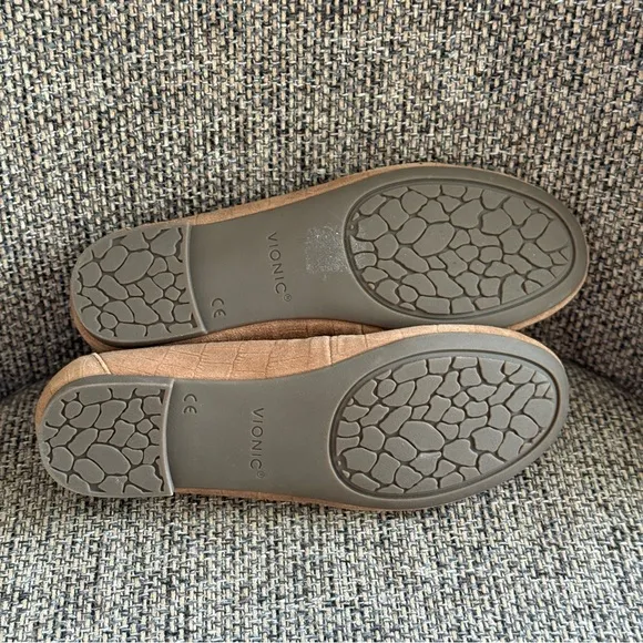 Vionic Anita Flats Tan Suede Leather Slip On Size 6.5 Round Toe