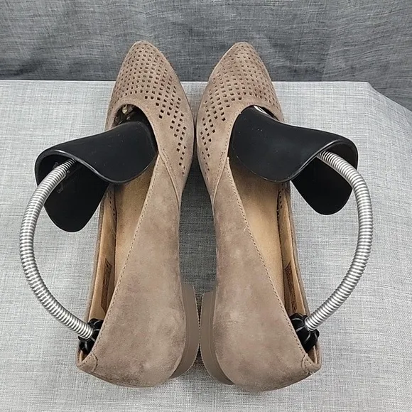 Vionic Gem Posey Taupe Perforated Suede Flats Pointed Toe sz 6.5