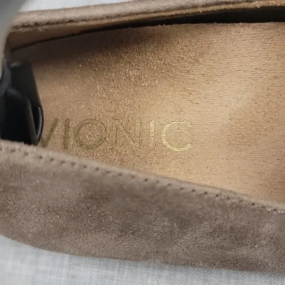 Vionic Gem Posey Taupe Perforated Suede Flats Pointed Toe sz 6.5