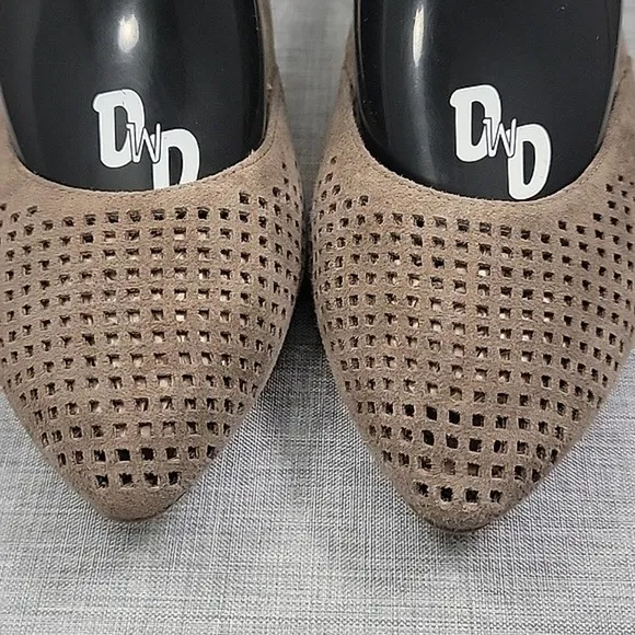 Vionic Gem Posey Taupe Perforated Suede Flats Pointed Toe sz 6.5