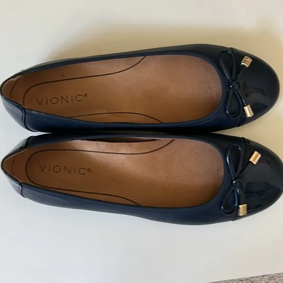 Vionic Minna Leather Ballet Flats