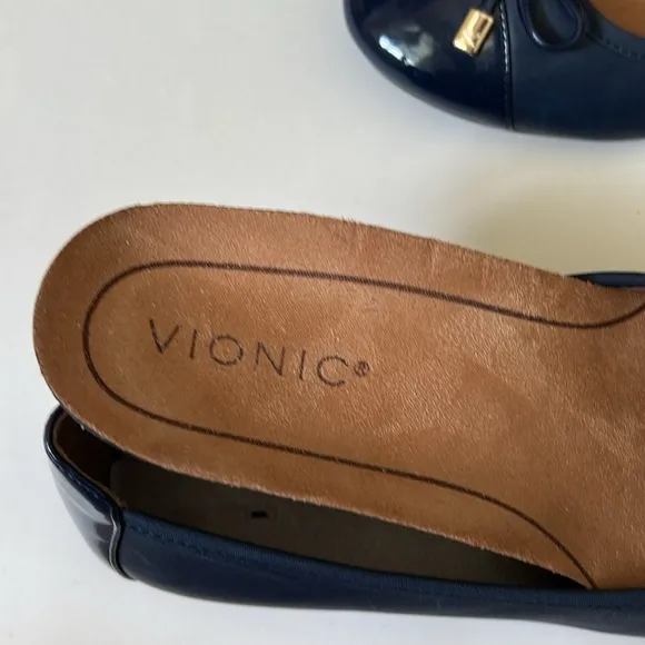 Vionic Minna Leather Ballet Flats