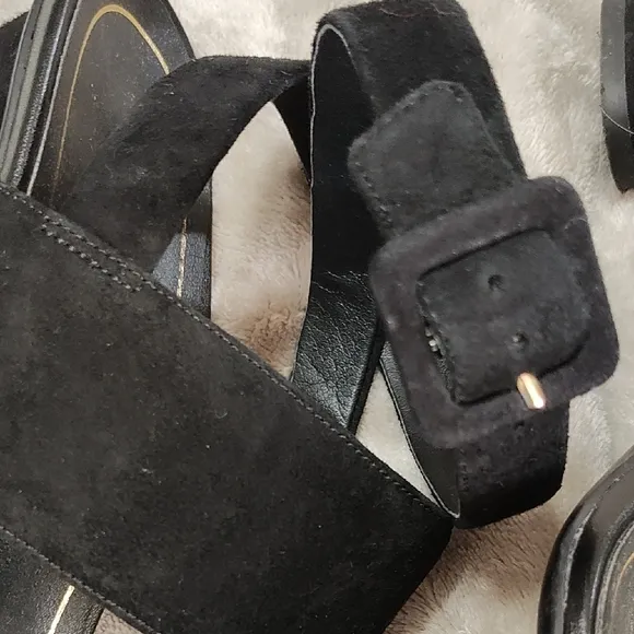 Vionic Suede Yasmin Heeled Black Sandals size 8.5