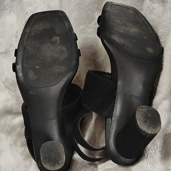 Vionic Suede Yasmin Heeled Black Sandals size 8.5