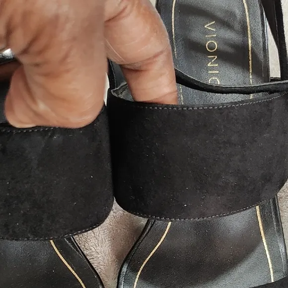 Vionic Suede Yasmin Heeled Black Sandals size 8.5