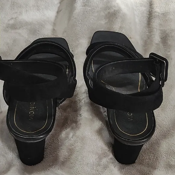 Vionic Suede Yasmin Heeled Black Sandals size 8.5