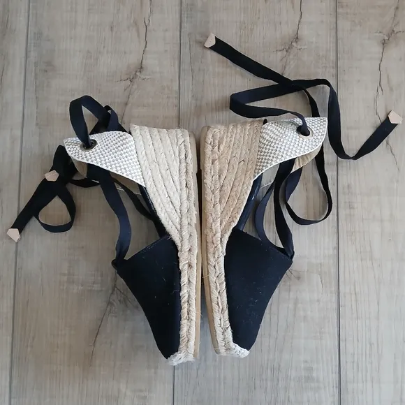 Viscata Barcelona Escala Canvas Espadrille Wedges. Size 39