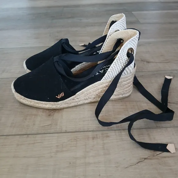 Viscata Barcelona Escala Canvas Espadrille Wedges. Size 39