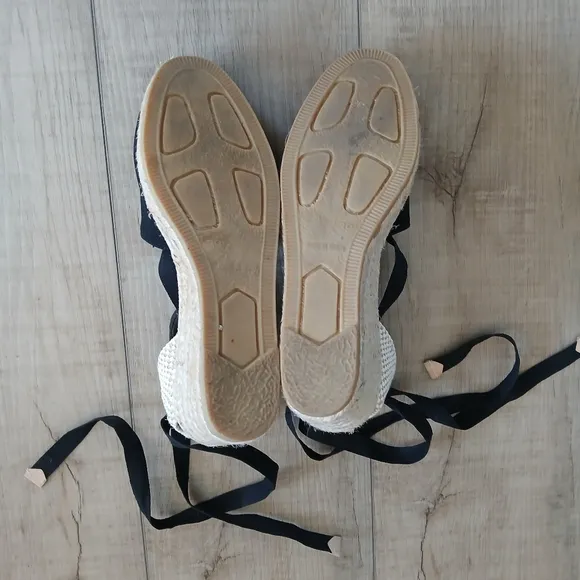 Viscata Barcelona Escala Canvas Espadrille Wedges. Size 39