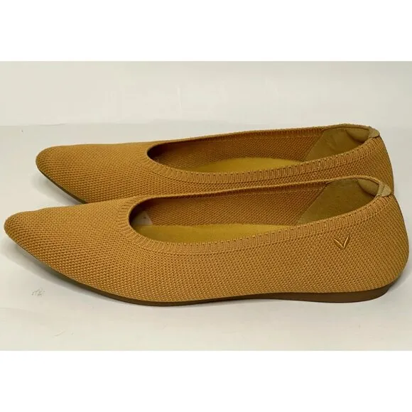 Vivaia | Aria Walker Lightweight Pointed-Ballet Flats in Ginger Yellow