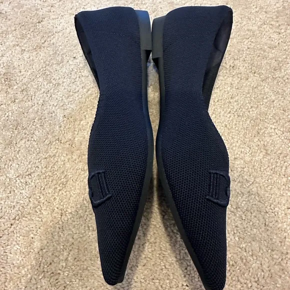 Vivaia Ena 2.0 Pointed-Toe Flats Navy blue size 38.5/7.5