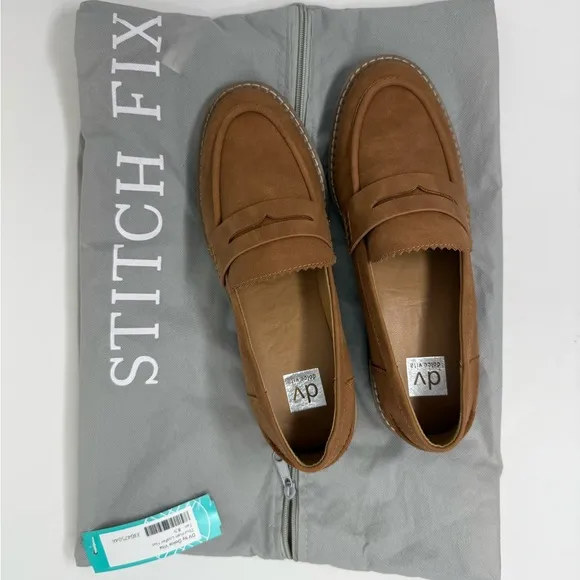 Woman’s DV by Dolce Vita Thurman Woman’s Loafers Flats Tan Stitch Fix size 8.5