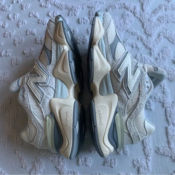 Women’s 9.5 Men’s 8 NEW BALANCE 9060 Quartz Grey Blue Cream Chunky Sneakers NWOB