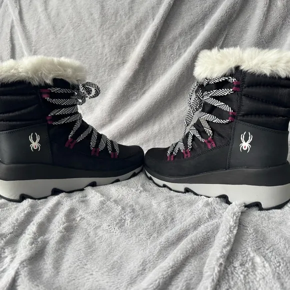 Women's Spyder Camden Black and White Insulated Winter Boots Size 7.5