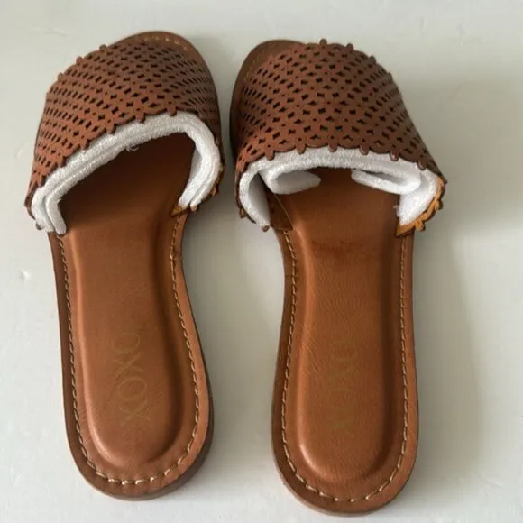 XOXO Sandals Rachad Perforated Tan Flats Size 8.5 New in Box