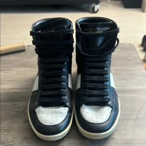 Yves Saint Laurent - Alpha Sigma black &amp; white high top leather sneakers 9 42