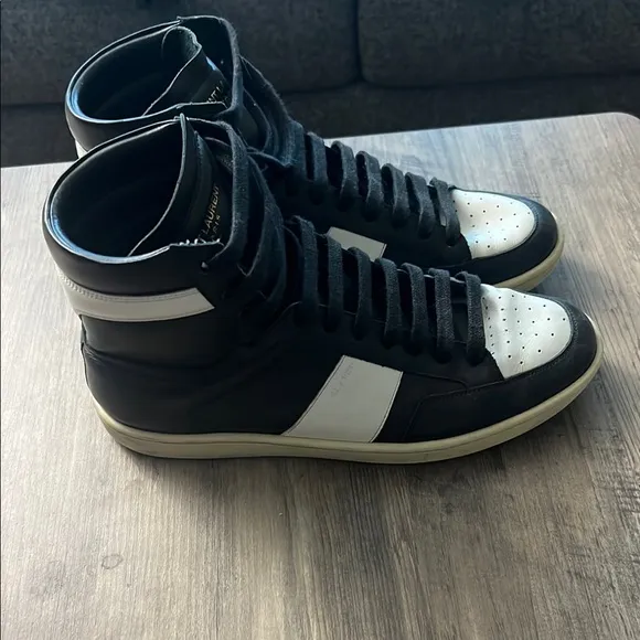 Yves Saint Laurent - Alpha Sigma black &amp; white high top leather sneakers 9 42
