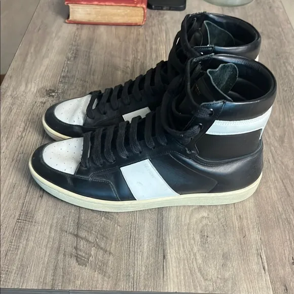 Yves Saint Laurent - Alpha Sigma black &amp; white high top leather sneakers 9 42
